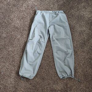 Size Small Gray Parachute pants